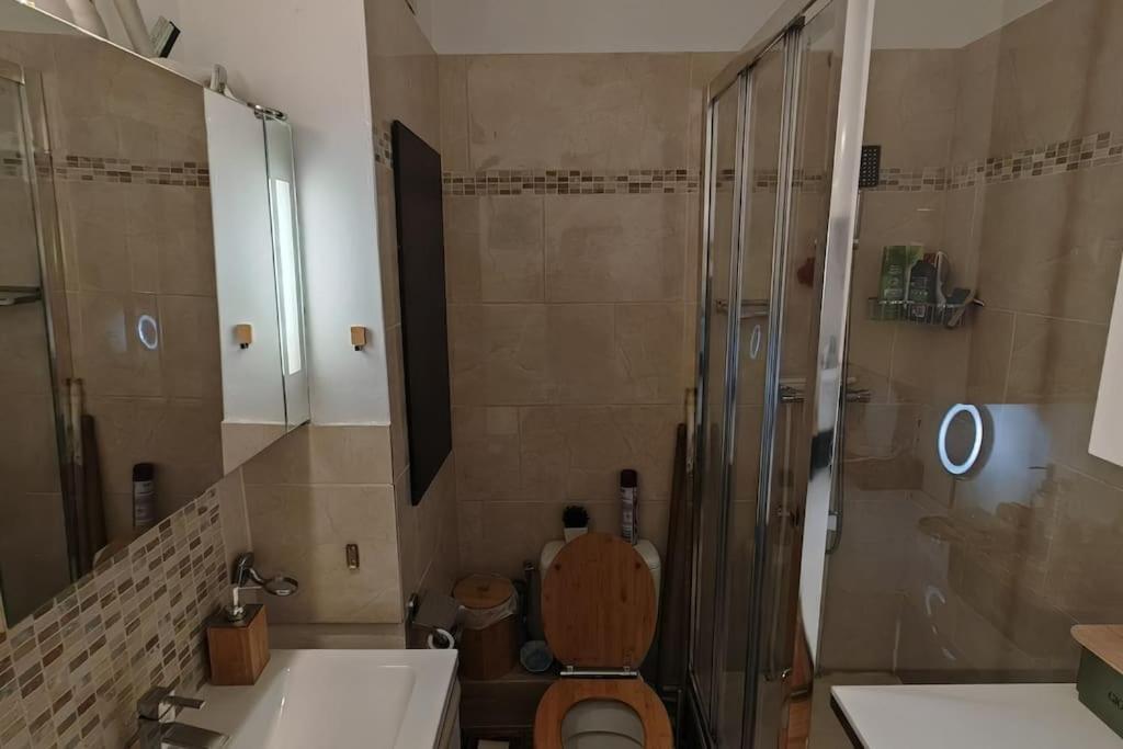 T2 Meuble 1 Er Etage Dans Un Quartier Calme A 17 Appartement