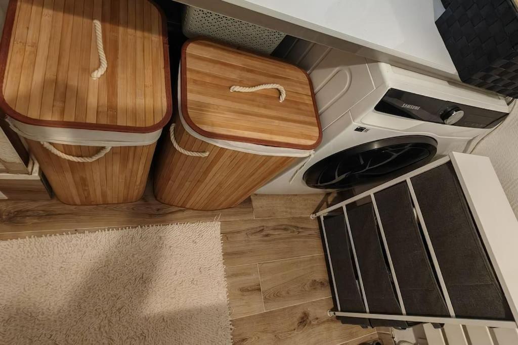 T2 Meuble 1 Er Etage Dans Un Quartier Calme A 17 Appartement Paris