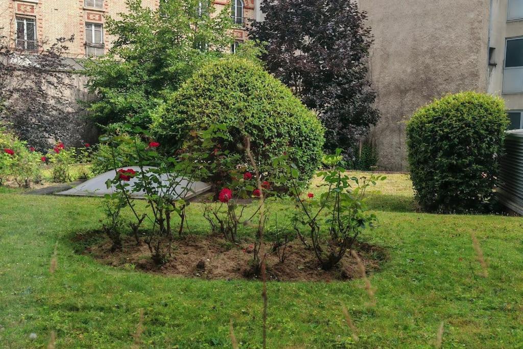 T2 Meuble 1 Er Etage Dans Un Quartier Calme A 17 * París