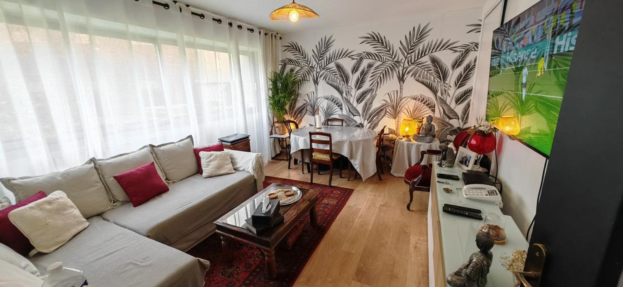 Apartamento T2 Meuble 1 Er Etage Dans Un Quartier Calme A 17